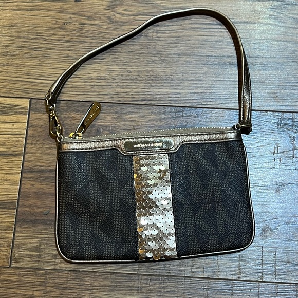 Michael Kors Signature Wristlet - Picture 4 of 13